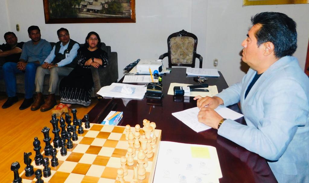 Mantiene Blanca Águila reunión de seguimiento para construcción de hospital en Zacatelco